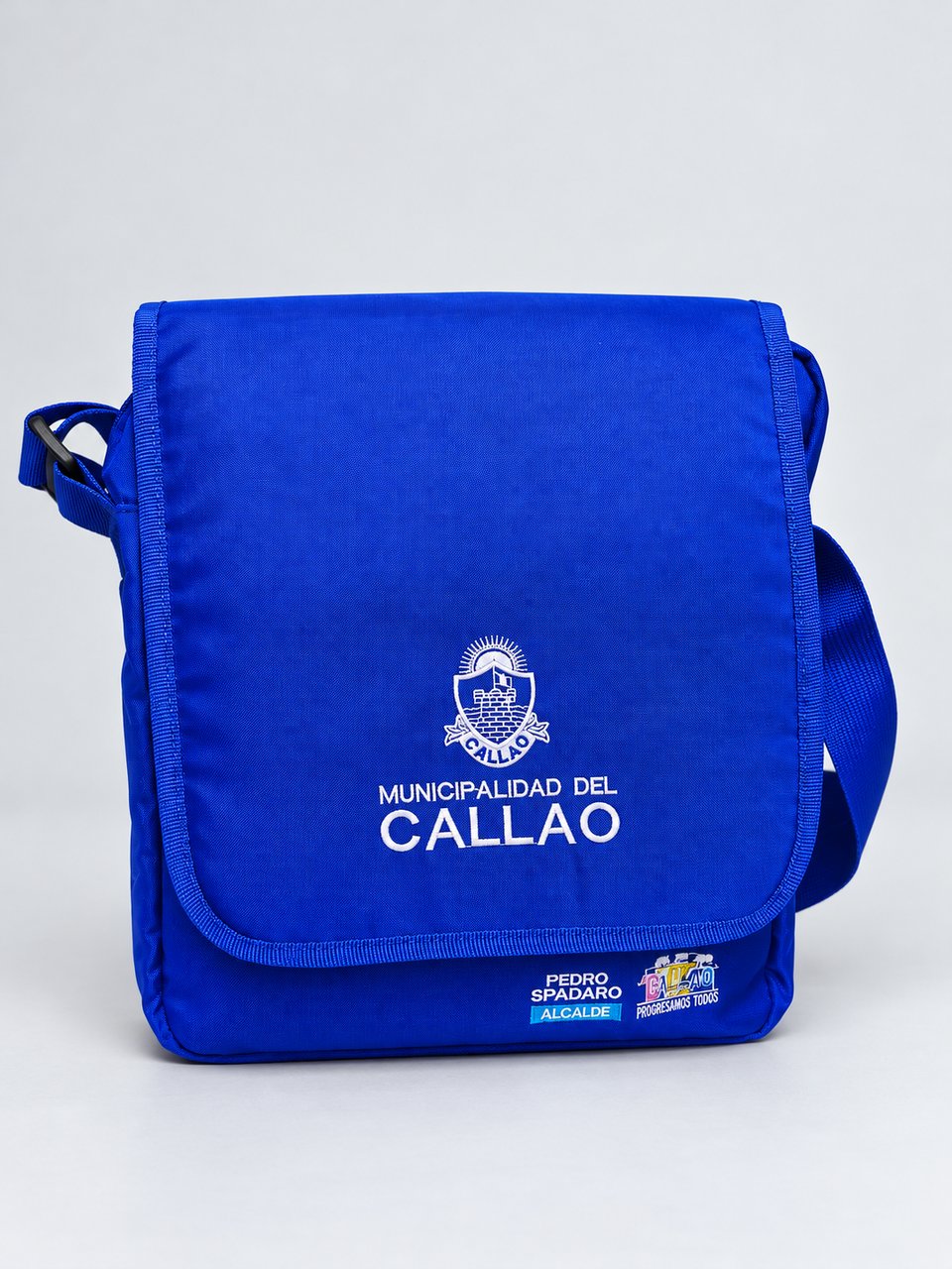 Morral institucional con solapa — fotografía B
