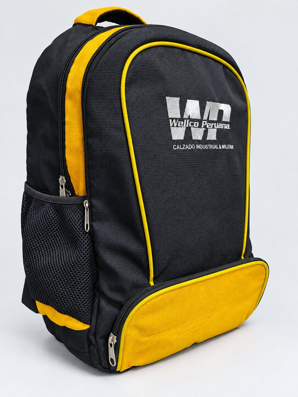 Mochila corporativa con contraste — vista frontal